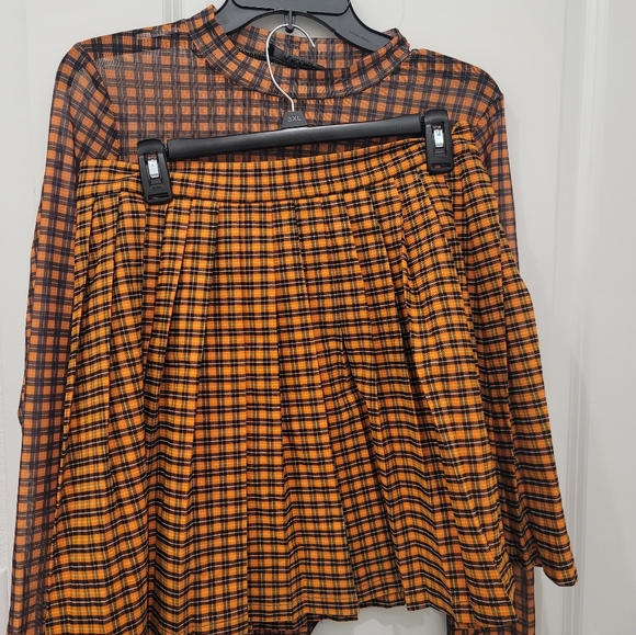 Clothing - Picture 3 of 3